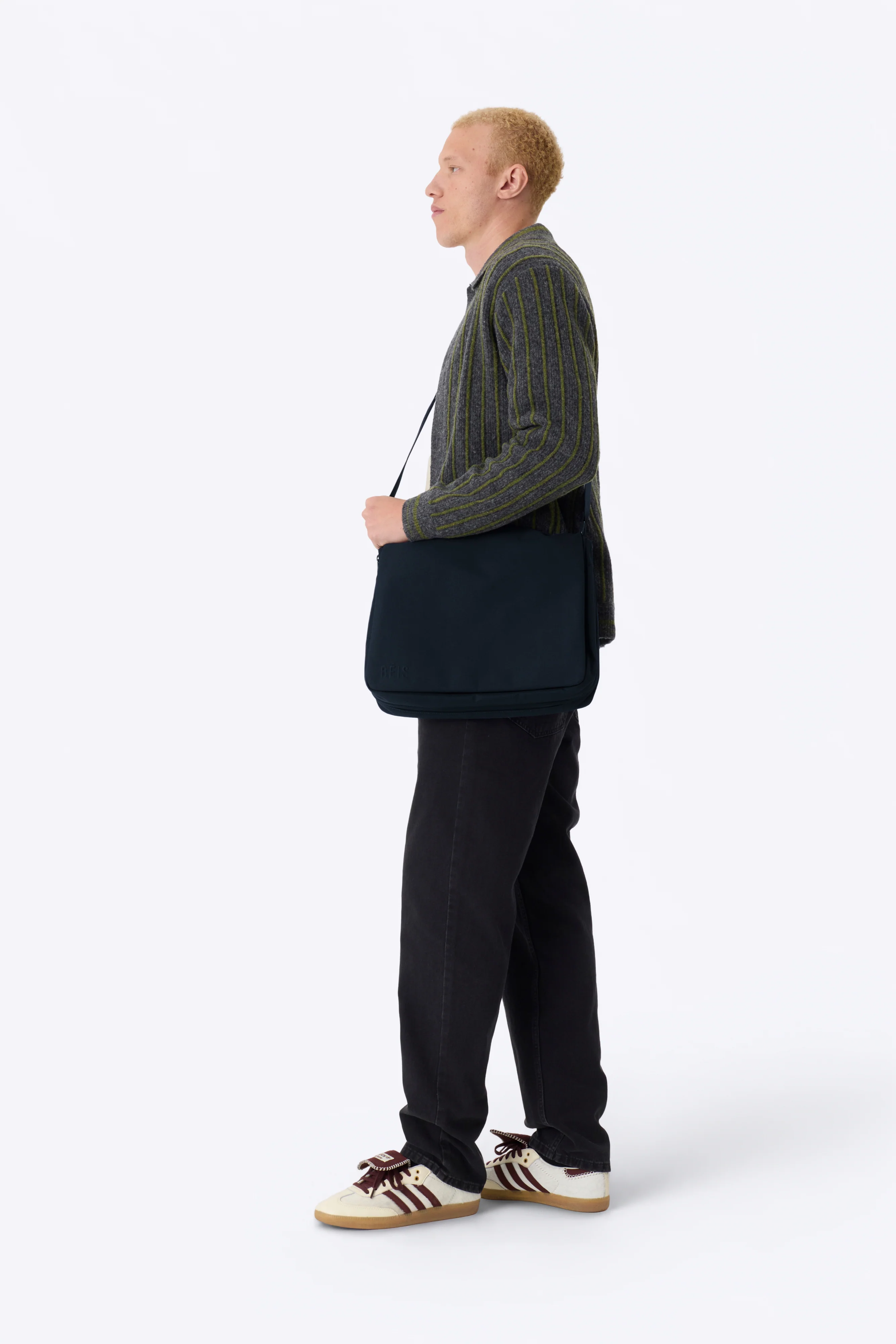 The Expandable Messenger Tote in Navy - Image 7