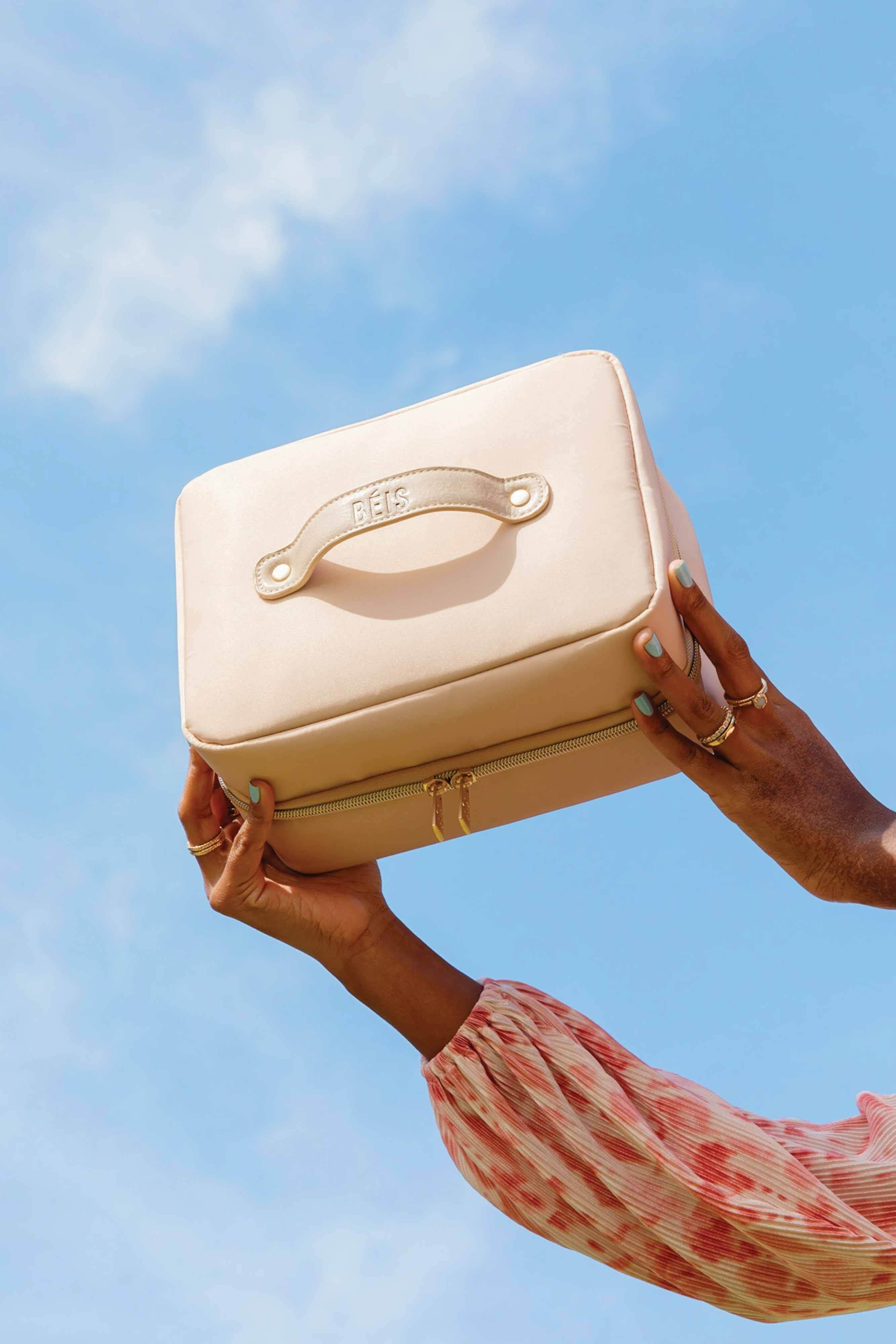 The Hanging Cosmetic Case in Beige - Image 4