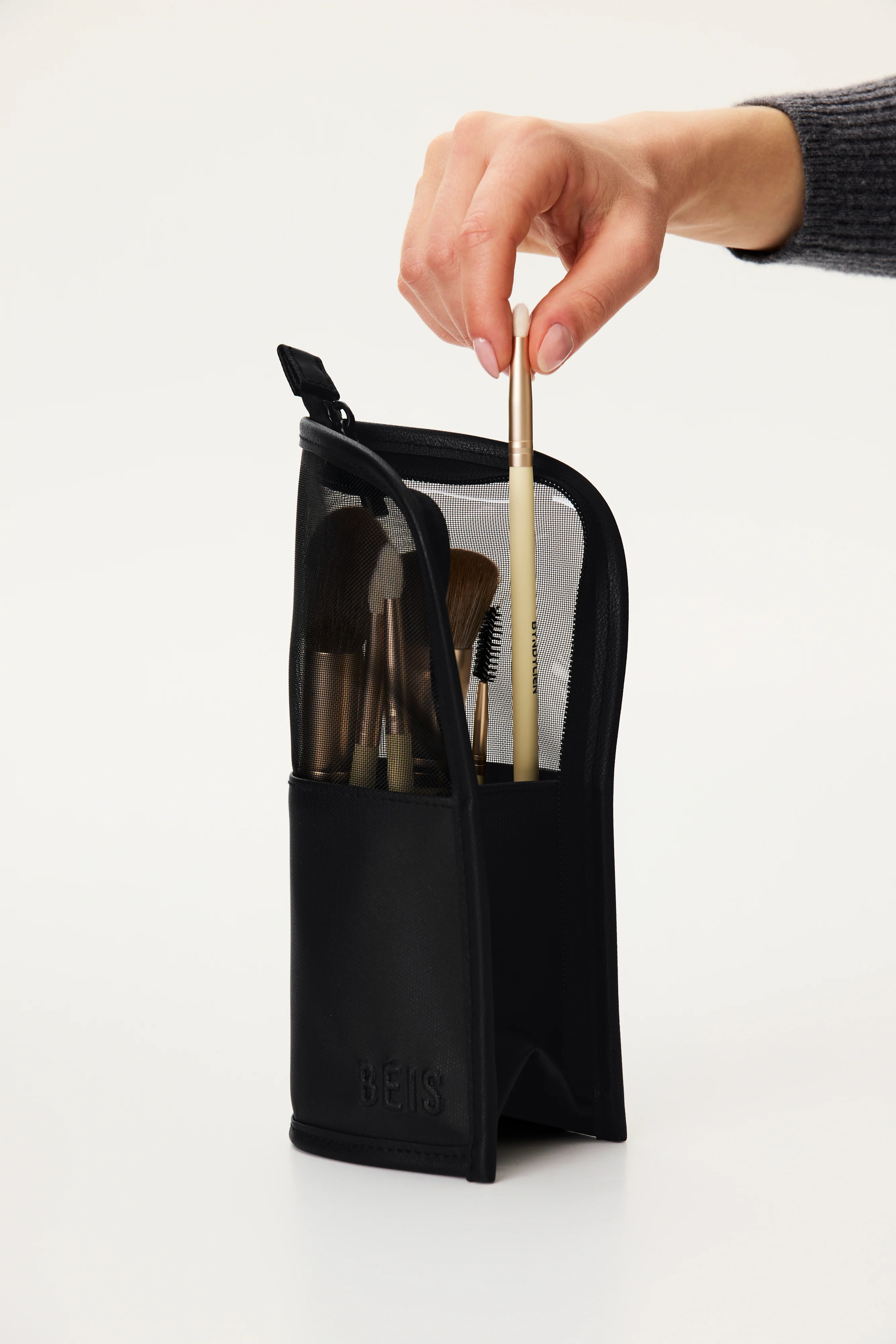 The Makeup Brush Pouch in Black - Image 5
