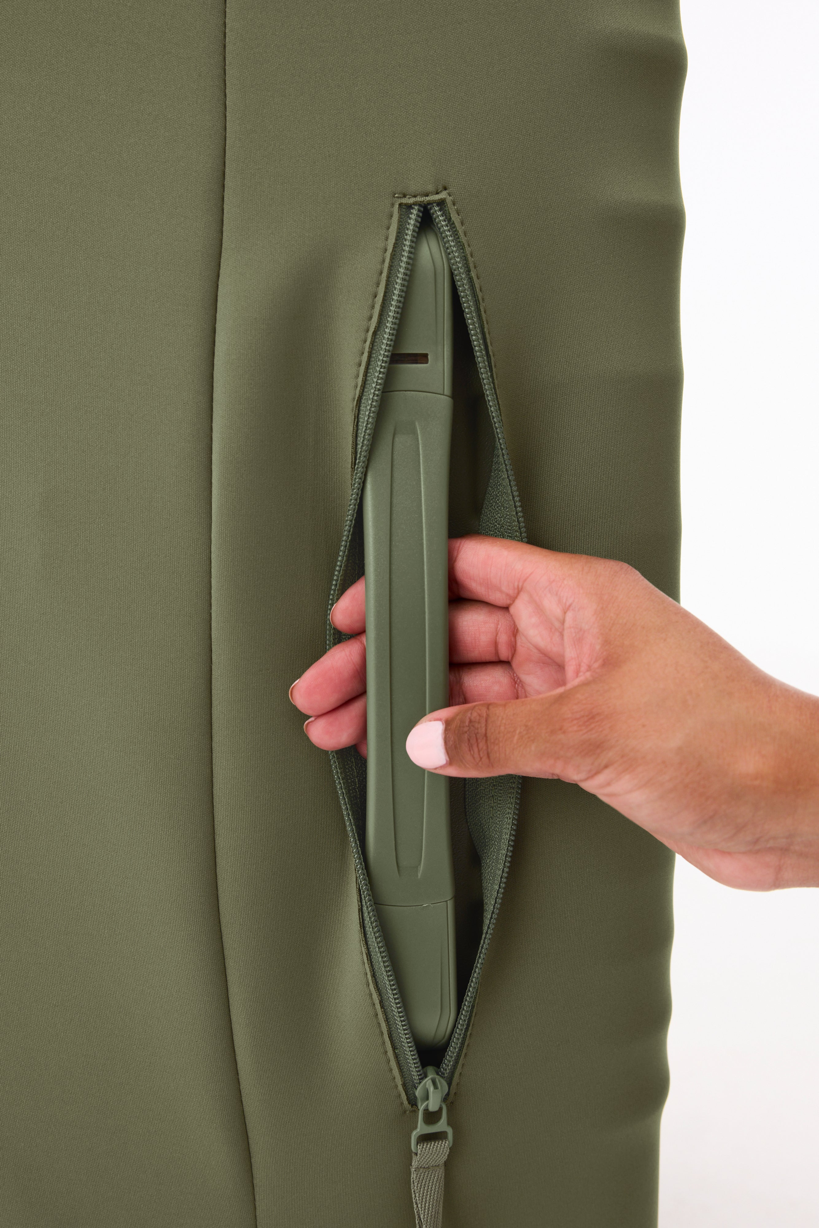 The Medium Check-In Luggage Cover in Olive - Image 6