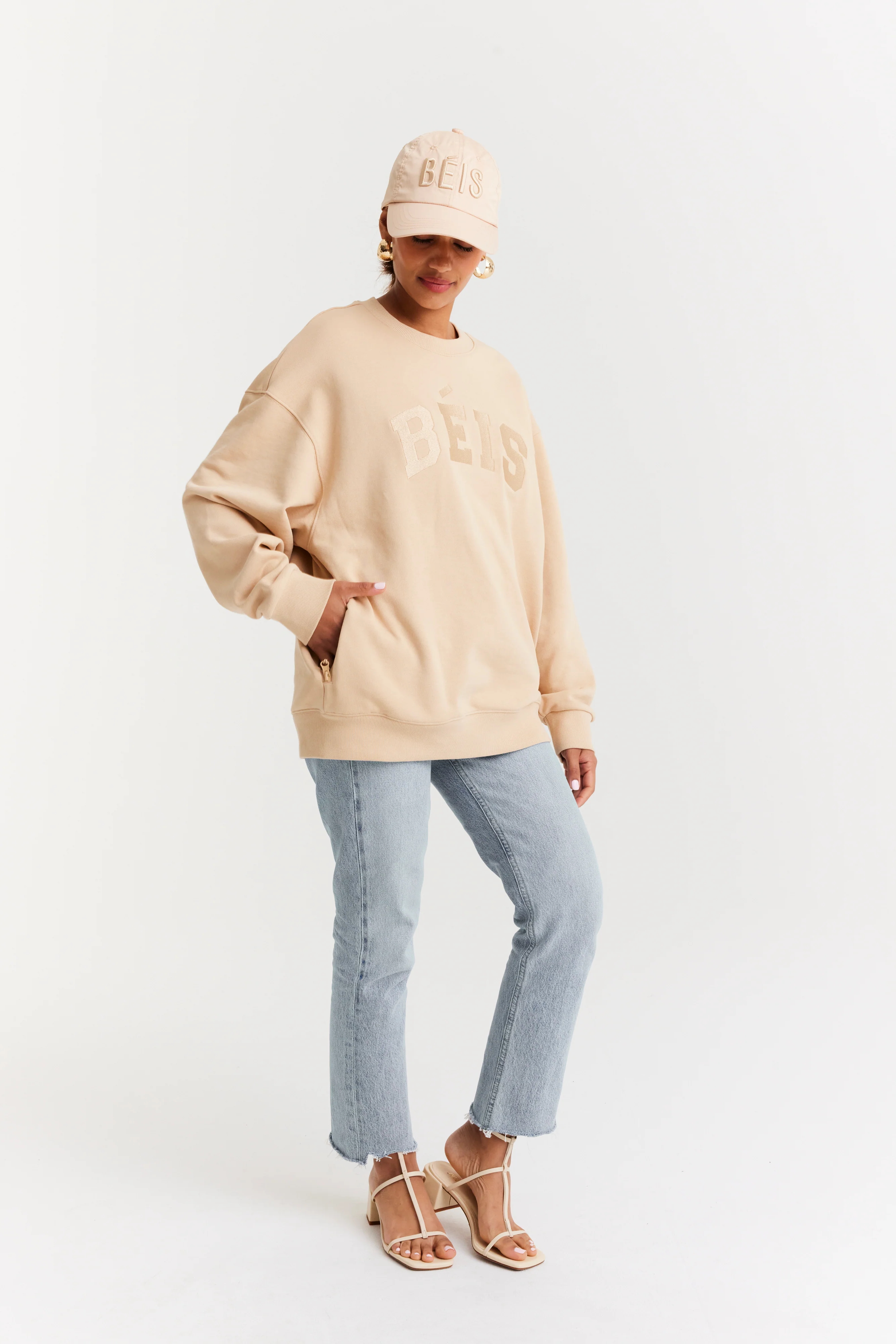The Sweatshirt in Beige - Image 3