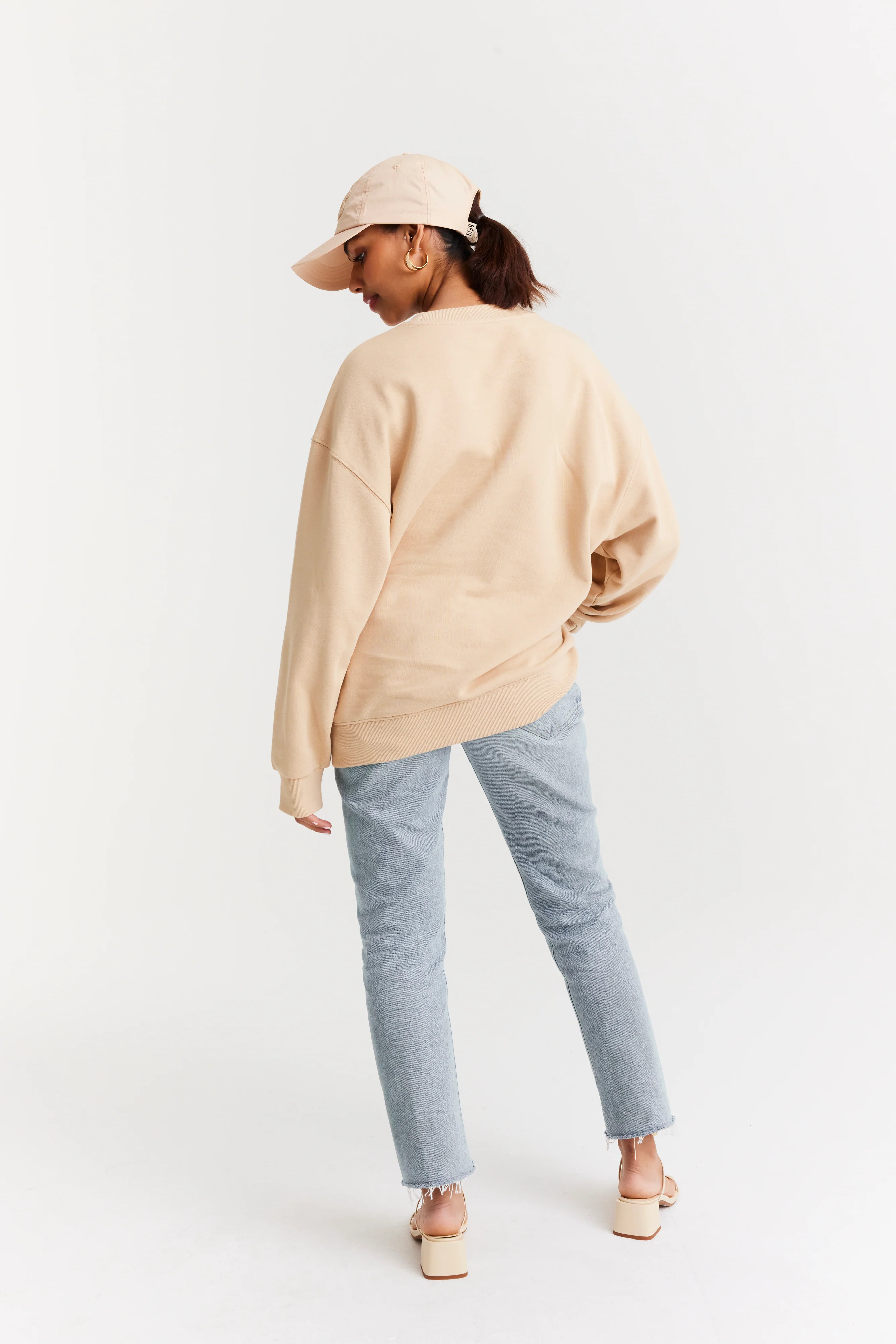The Sweatshirt in Beige - Image 4