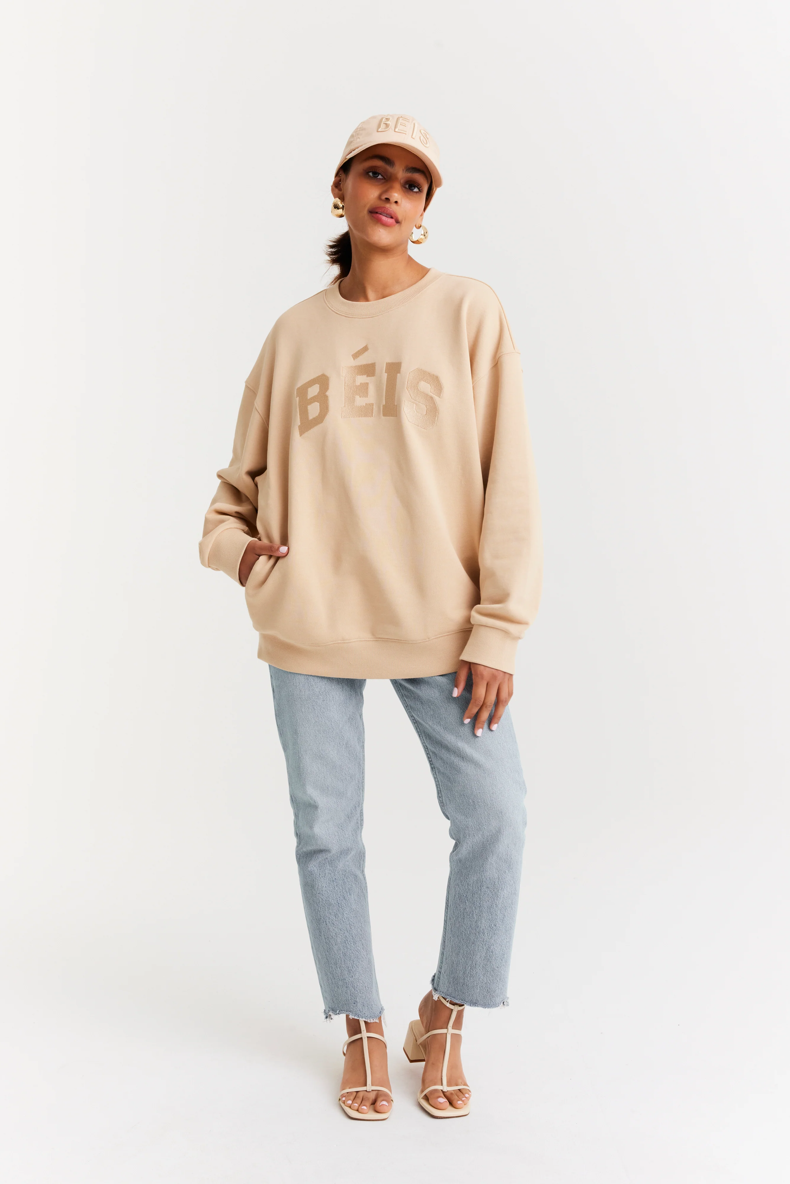 The Sweatshirt in Beige - Image 8