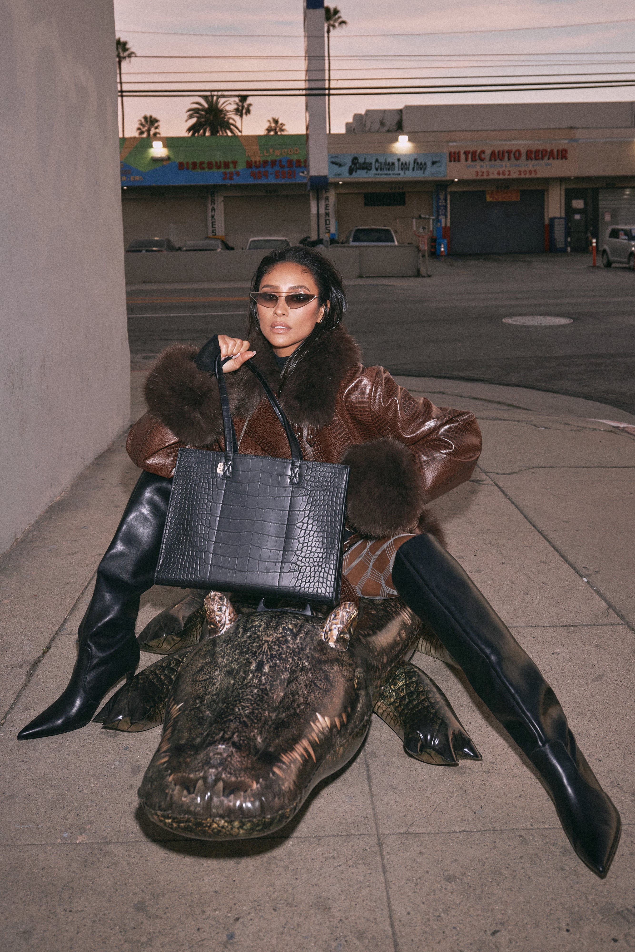 The Work Tote in Black Croc - Image 12